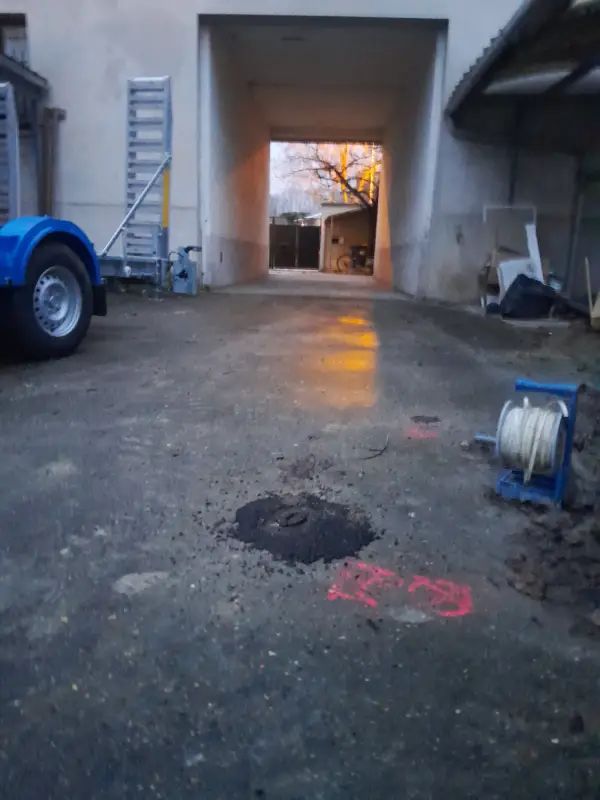 Pose de piézomètre dans le cadre des investigations d'une étude de sol G2 AVP à Paris 11