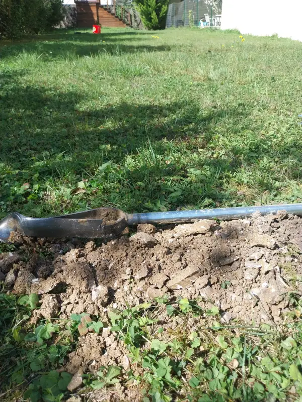 Sondage de reconnaissance des sols réalisé à la tarière manuelle