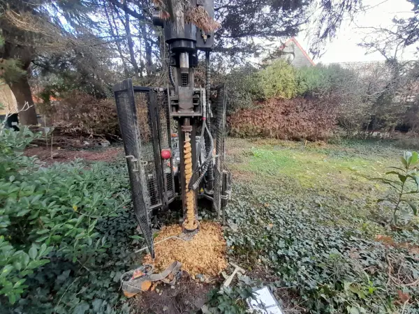 Sondage à la tarière dans le cadre d'une étude de sol G2 AVP à Neuilly-Plaisance (93360)