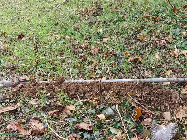 Reconnaissance des sols réalisée à la tarière manuelle dans le cadre d'une étude G1 pour la vente de terrain à Torcy (77)