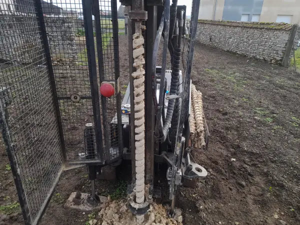 Sondage de reconnaissance des sols réalisé à la tarière à Mitry-Mory (77290)