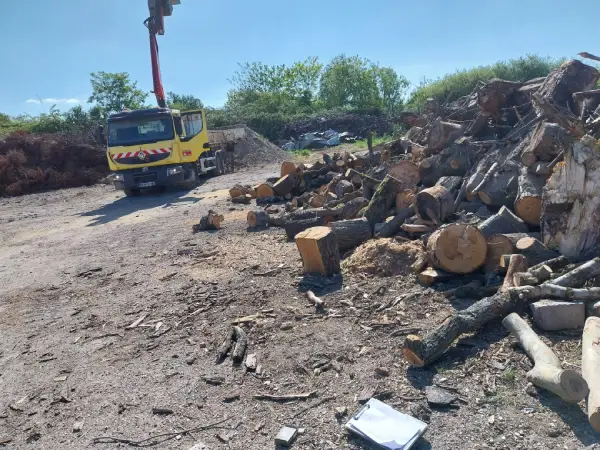 Chargement de camion pour l'orientation des terres en filière